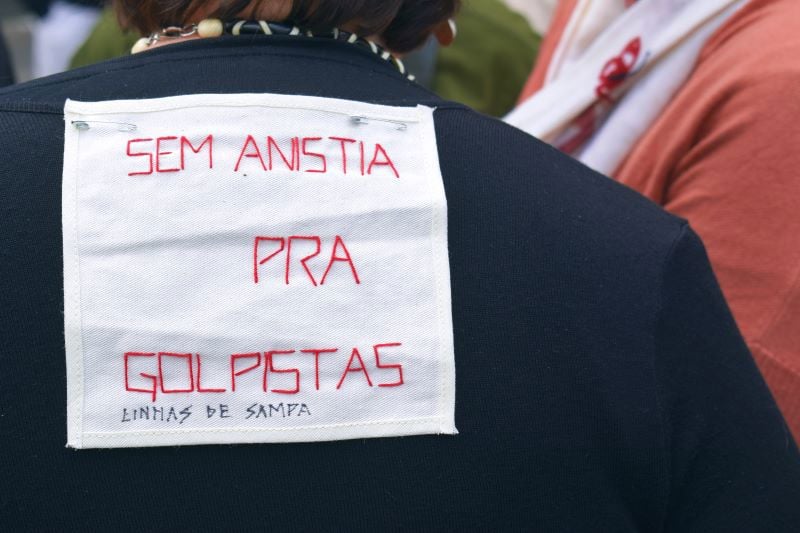 Maior parte dos brasileiros é contra anistiar os envolvidos nos ataques de 8 de janeiro de 2023, segundo pesquisa Datafolha.