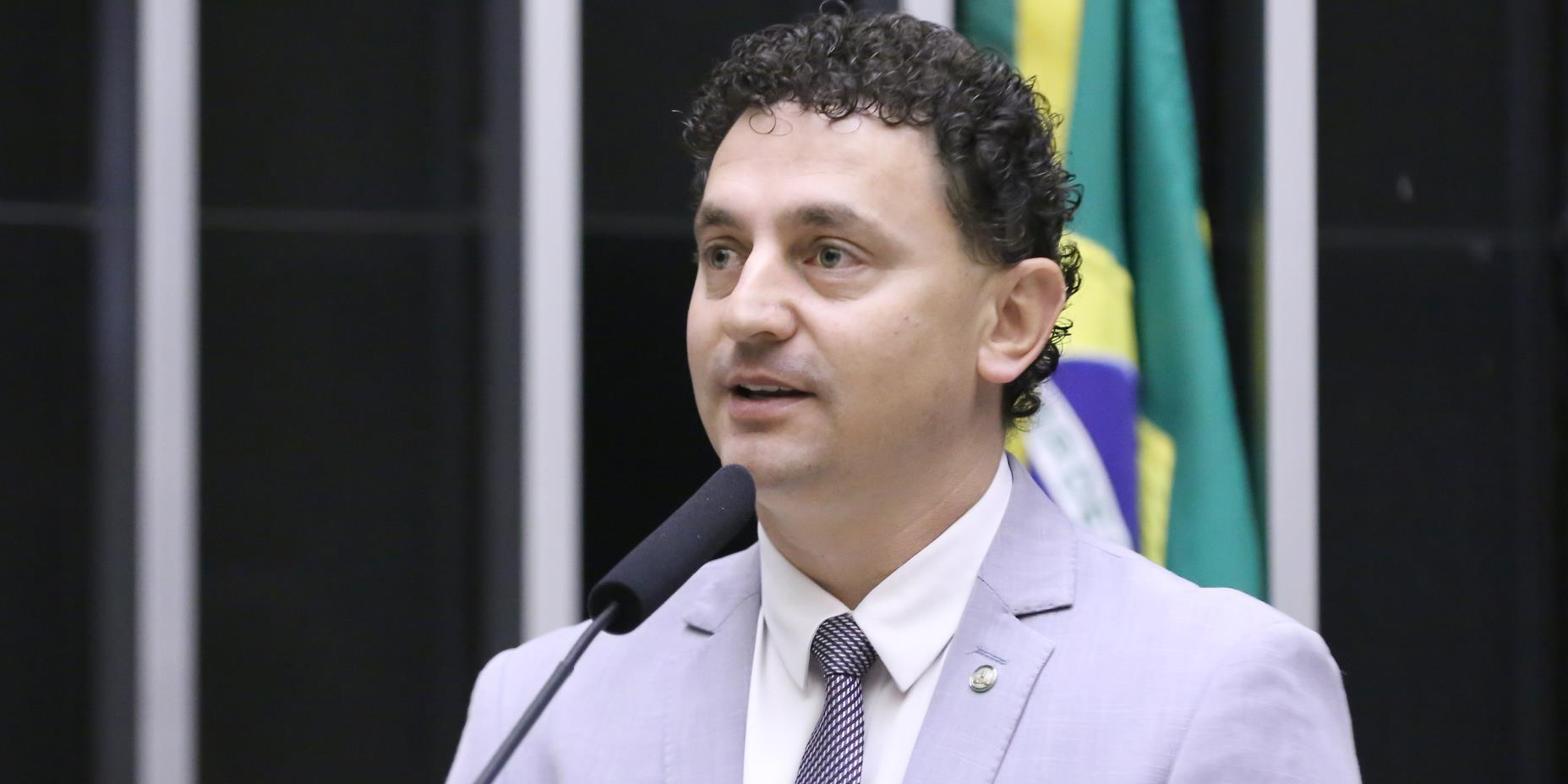 Deputado propõe programa de apoio a pessoas com esclerose múltipla