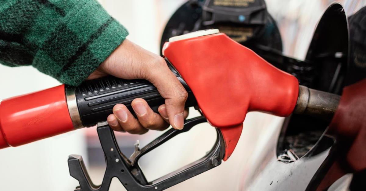 Deputado propõe regras para produção de gasolina e diesel