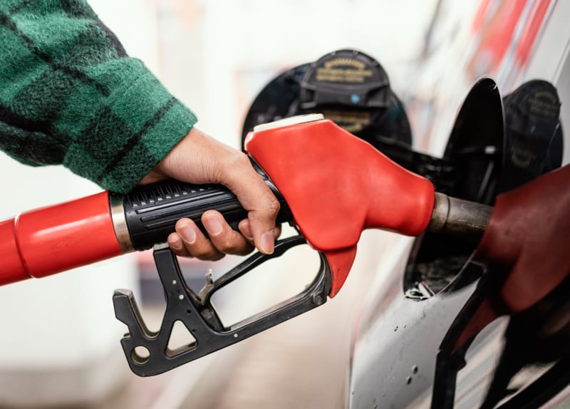 Projeto regulamenta formulação de gasolina e óleo diesel por empresas.