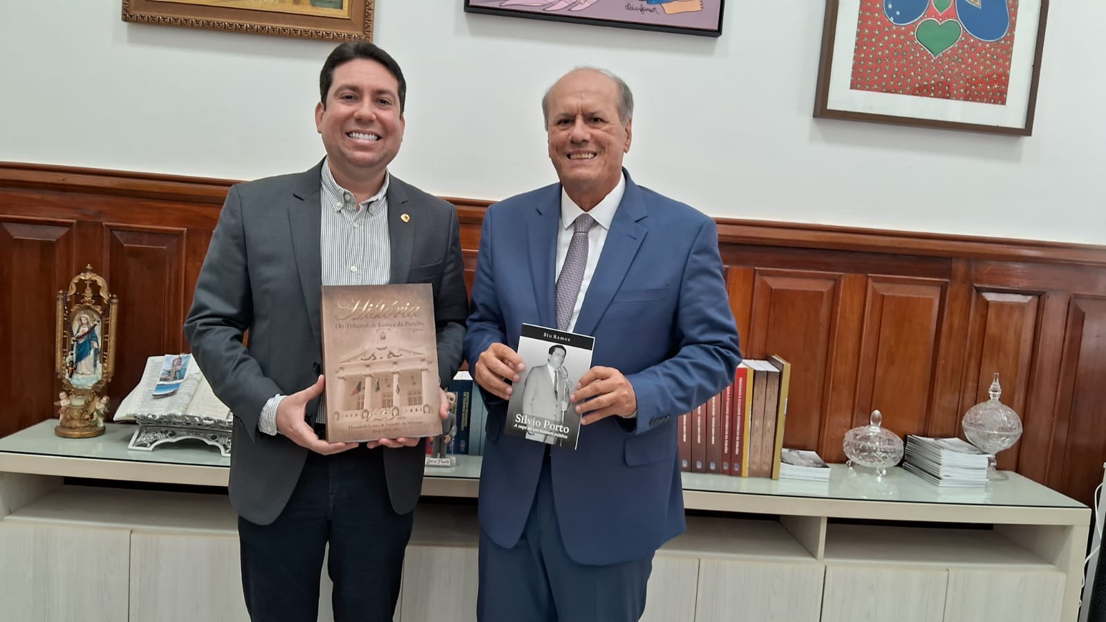 Desembargador Ricardo Porto recebe visita institucional do deputado Felipe Leitão