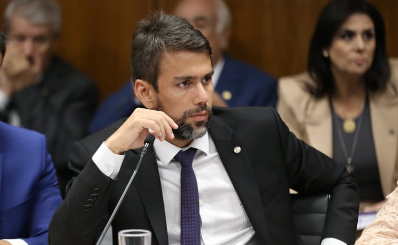 Convidado pelo governo para assumir ministério, Pedro Lucas Fernandes precisa resolver racha interno em sua bancada.