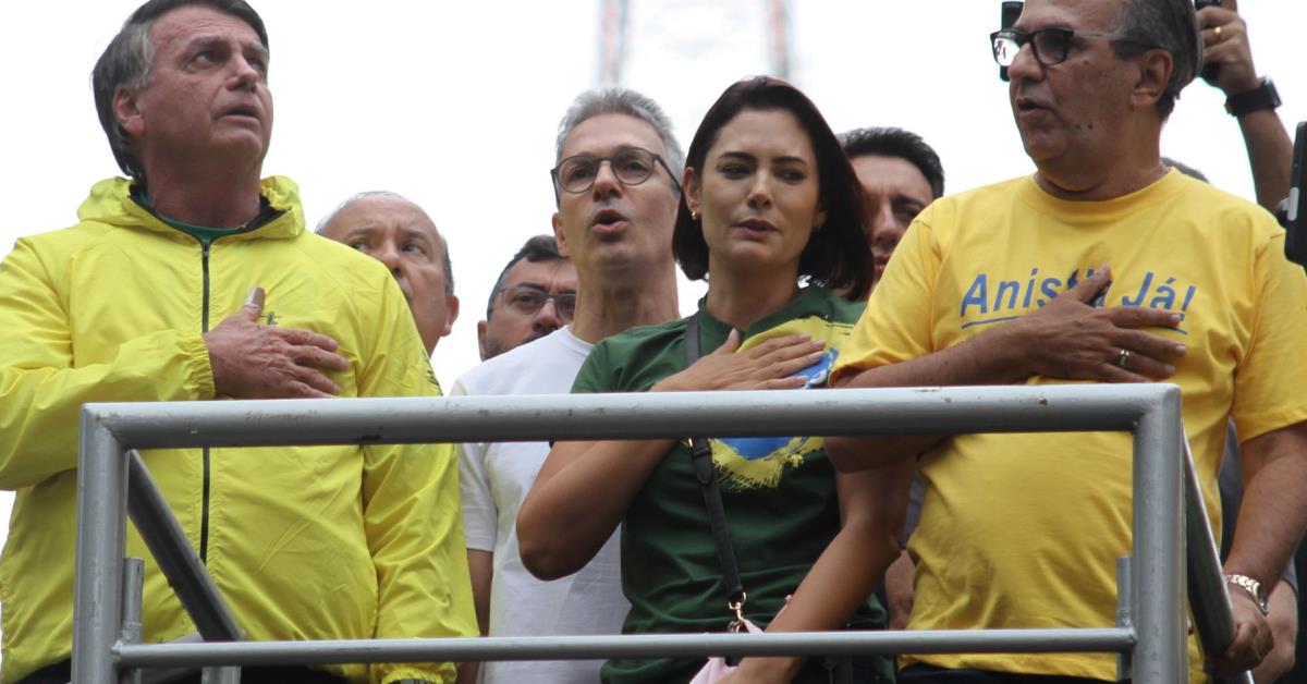 Falta de apoio popular e de Hugo esfria anistia e frustra oposição