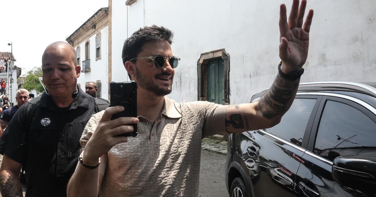 Felipe Neto anuncia pré-candidatura à Presidência da República