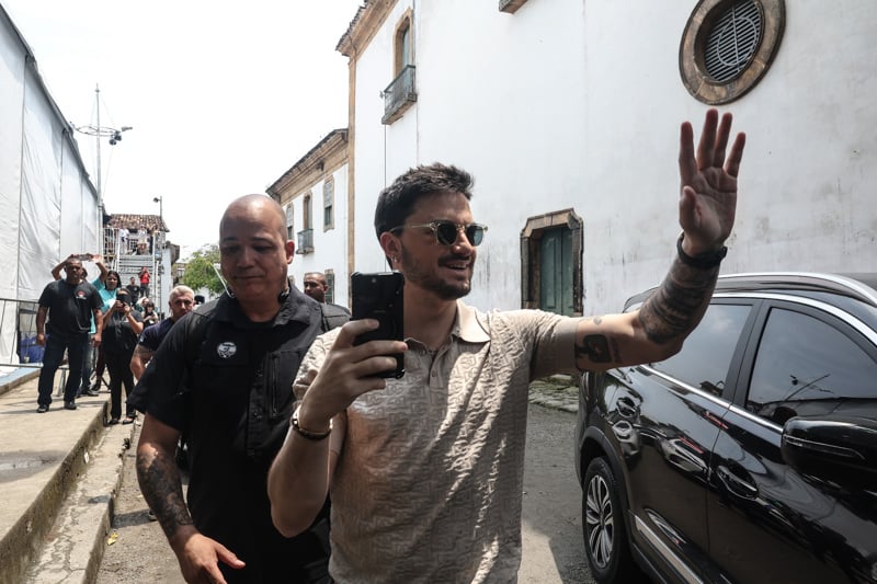 Felipe Neto é a segunda celebridade a lançar uma pré-candidatura oficial para 2026.