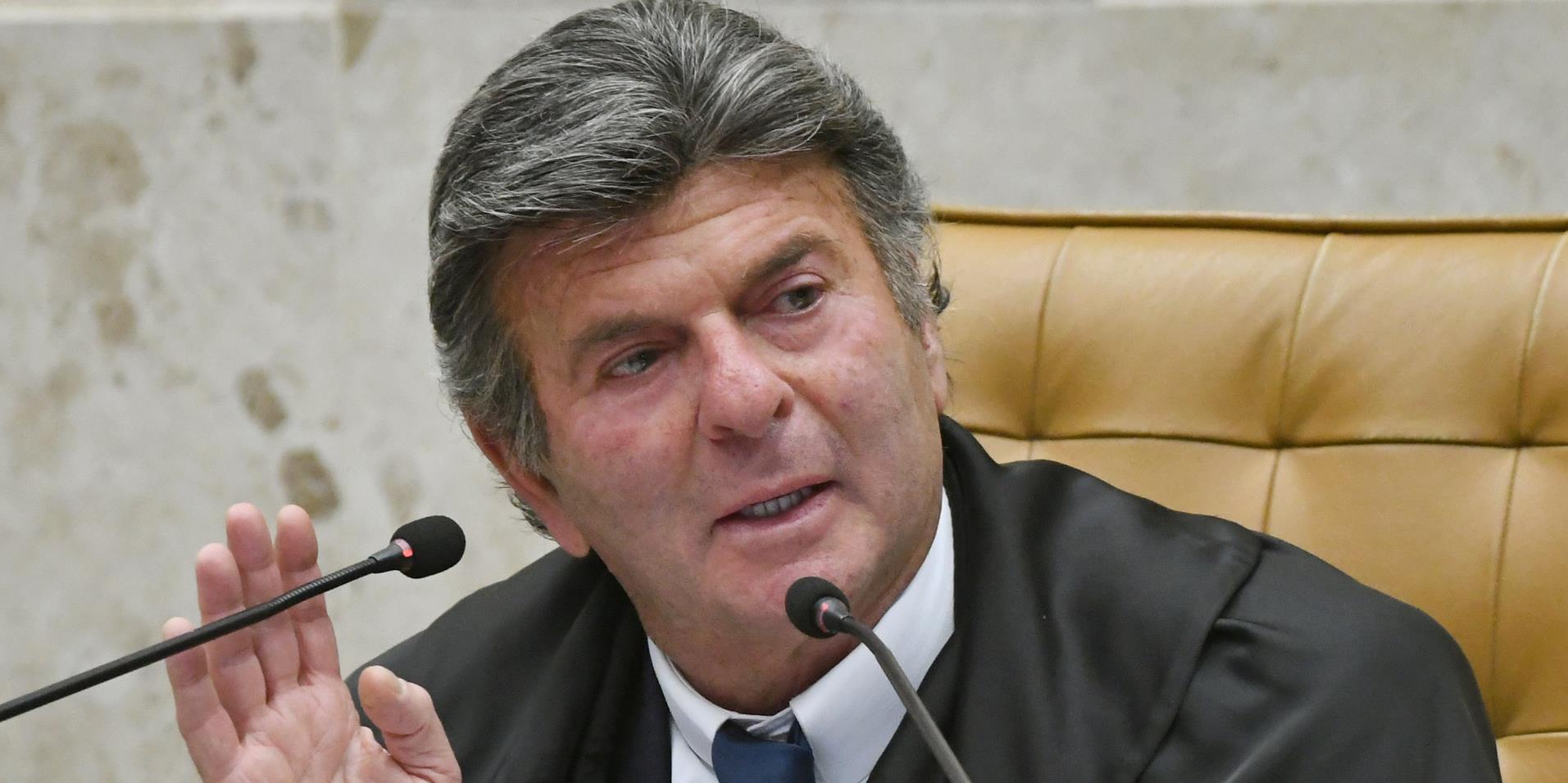 Fux diverge de Moraes e define pena menor para Débora, do “Perdeu Mané”