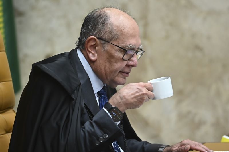 Pedido do ministro Gilmar Mendes interrompeu julgamento virtual do STF para a prisão de Fernando Collor.