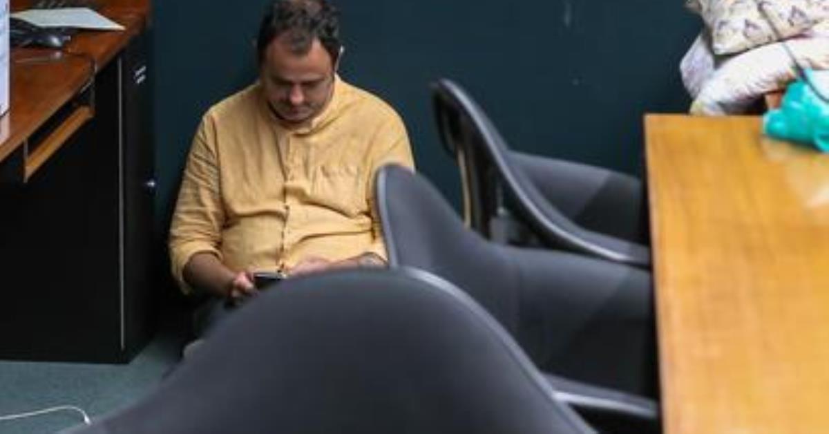 Glauber Braga realiza exames após perder 2 kg em 59h greve de fome