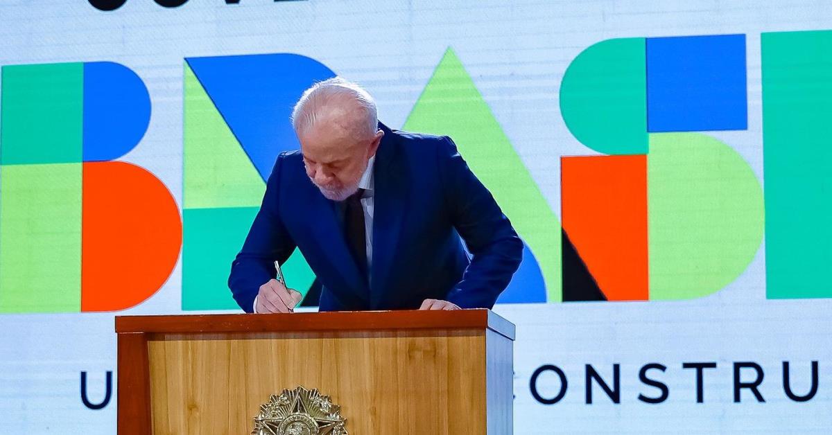 Governo antecipa 13º de aposentados do INSS para abril e maio