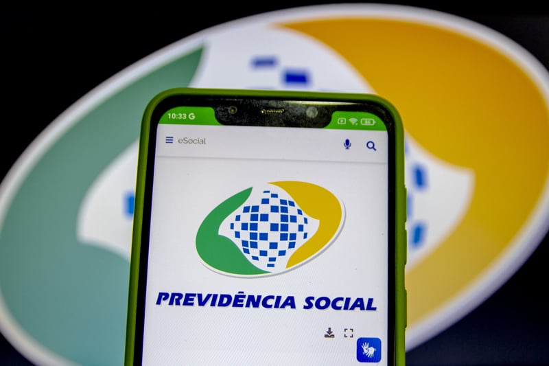 Antecipação do 13º salário para aposentados do INSS será feira de forma escalonada.