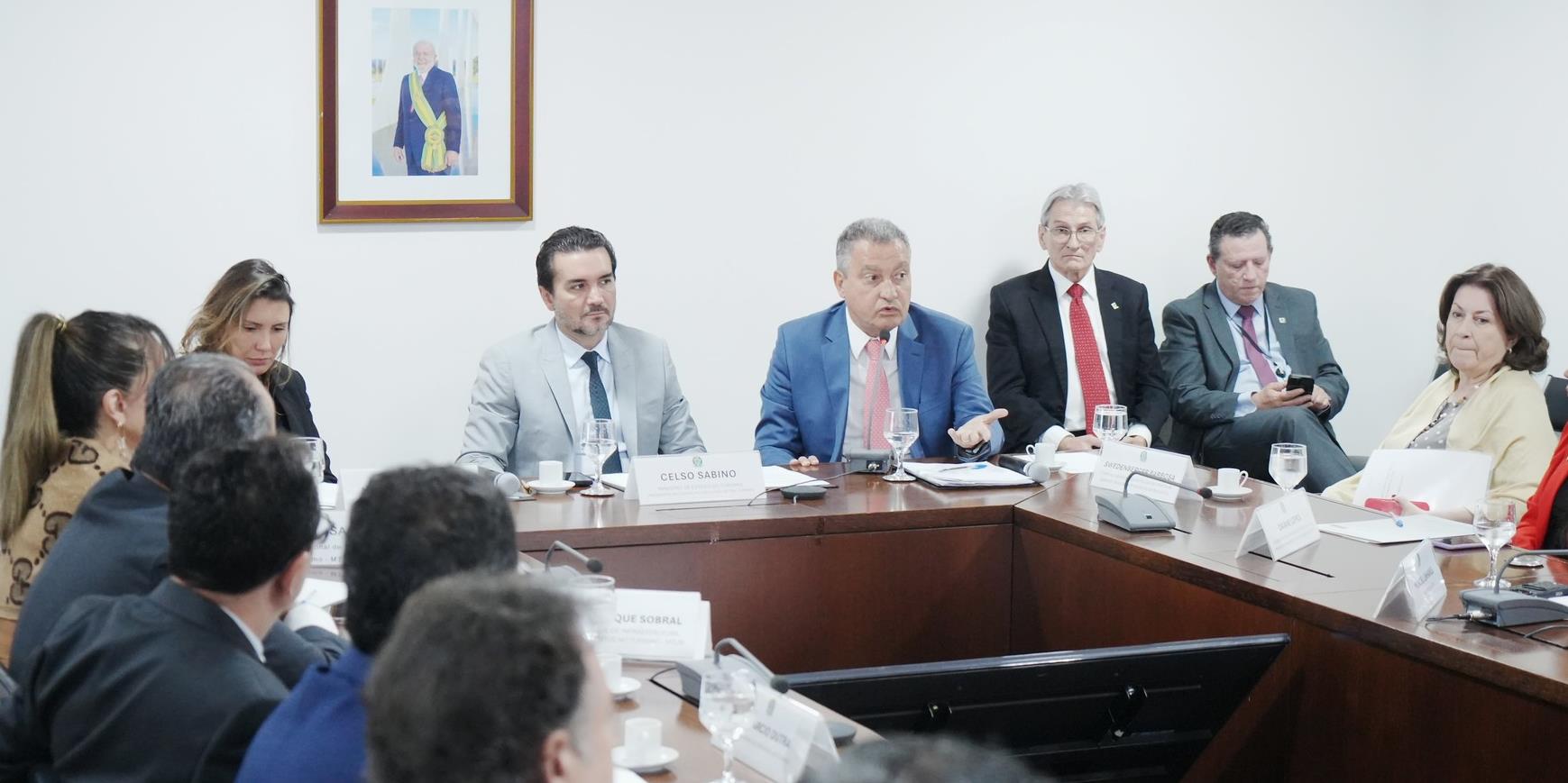 Governo propõe acordo para conter preços abusivos na COP30