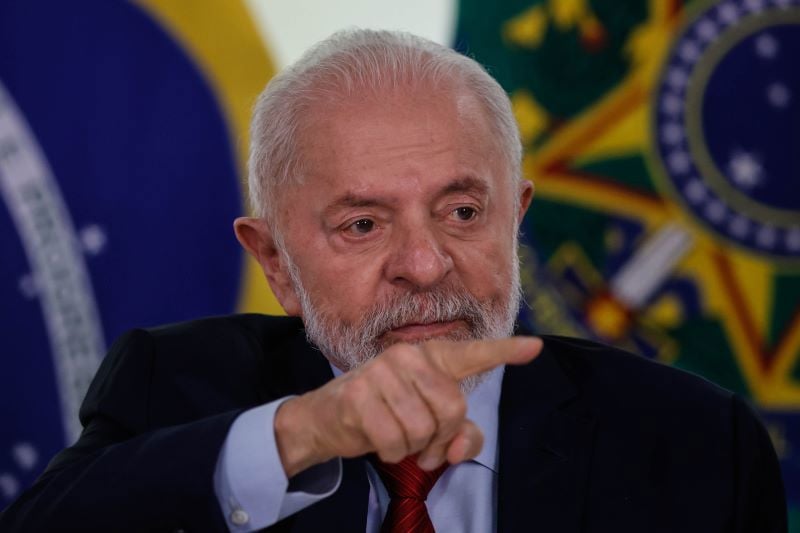 O presidente Lula sancionou lei que dá recursos ao Brasil para retaliar as taxas impostas por Donald Trump