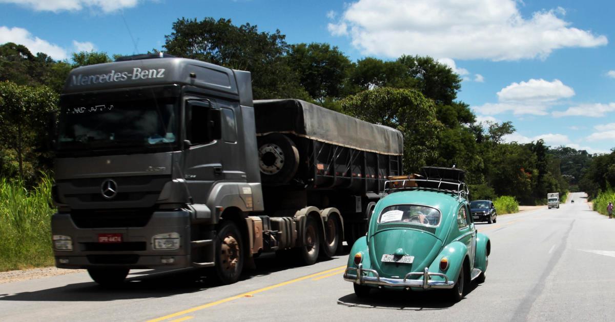 Isenção de IPVA para veículos a partir de 20 anos avança na Câmara