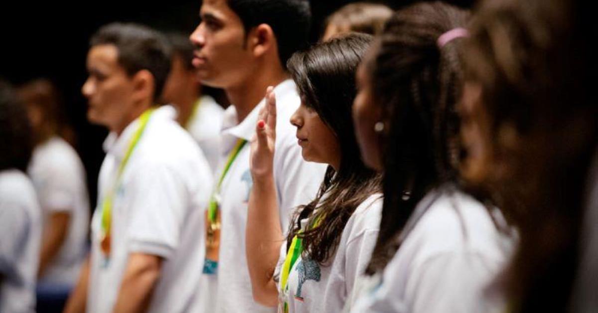 Jovens puxam queda na aprovação do governo