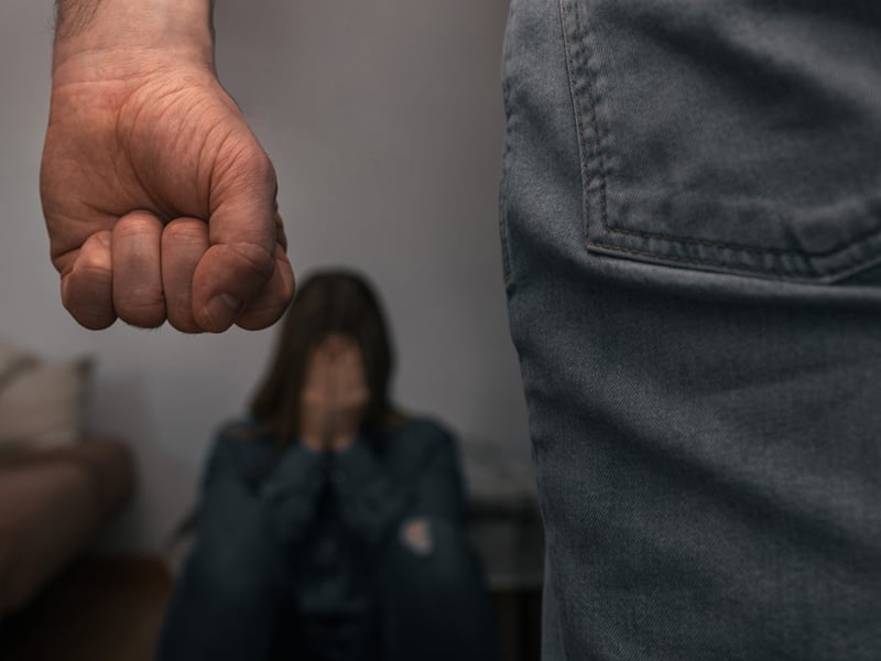 Vítimas poderão passar por programa de reconstrução dentária e implante.