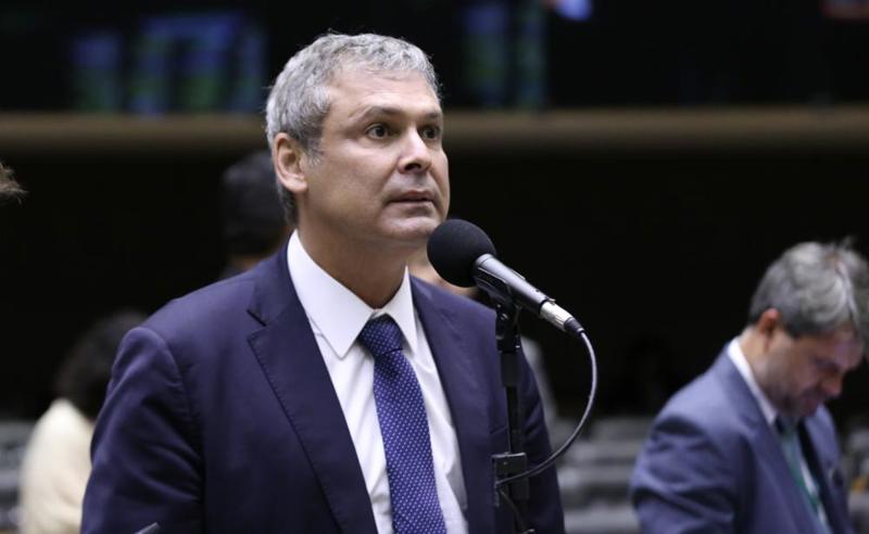 Lindbergh reage à articulação por anistia do 8 de janeiro: 