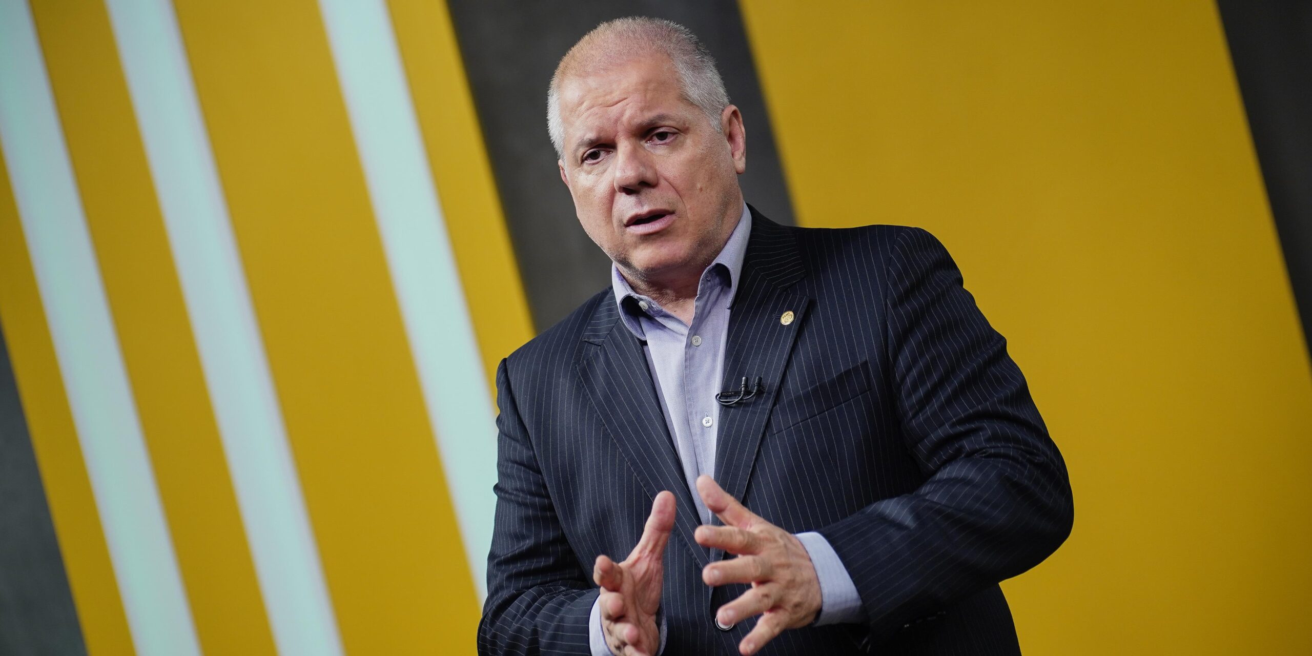 Lula determina demissão de presidente do INSS acusado de corrupção