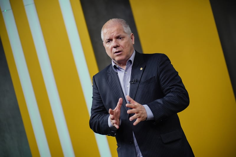 Stefanutto estava afastado da gestão do INSS por determinação judicial desde a manhã desta quarta (23).