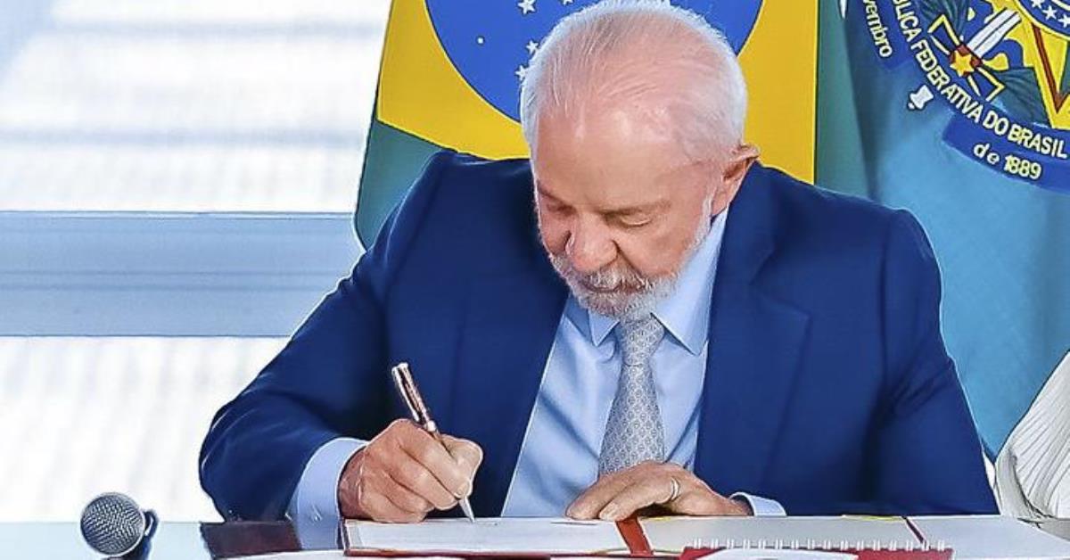 Lula sanciona aumento de pena por uso de IA em crimes contra mulheres