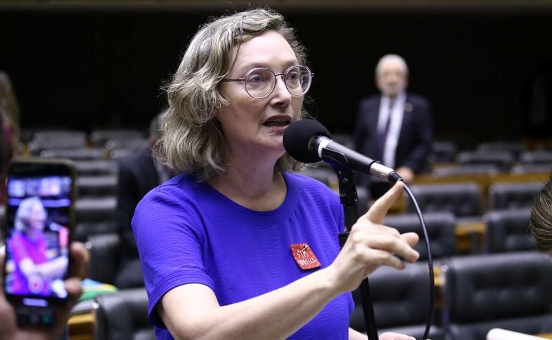 A deputada Maria do Rosário (PT-RS) vai levar o pedido de CPI para o presidente da Câmara na próxima semana.