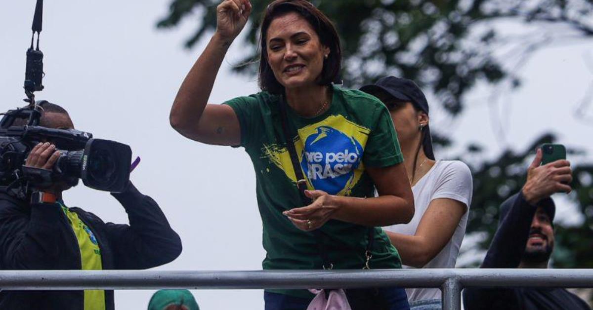 Michelle faz apelo a Luiz Fux em ato por anistia em São Paulo