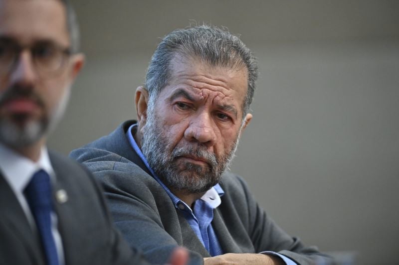 O ministro da Previdência Social, Carlos Lupi, em entrevista coletiva a jornalistas nesta quarta-feira (23).