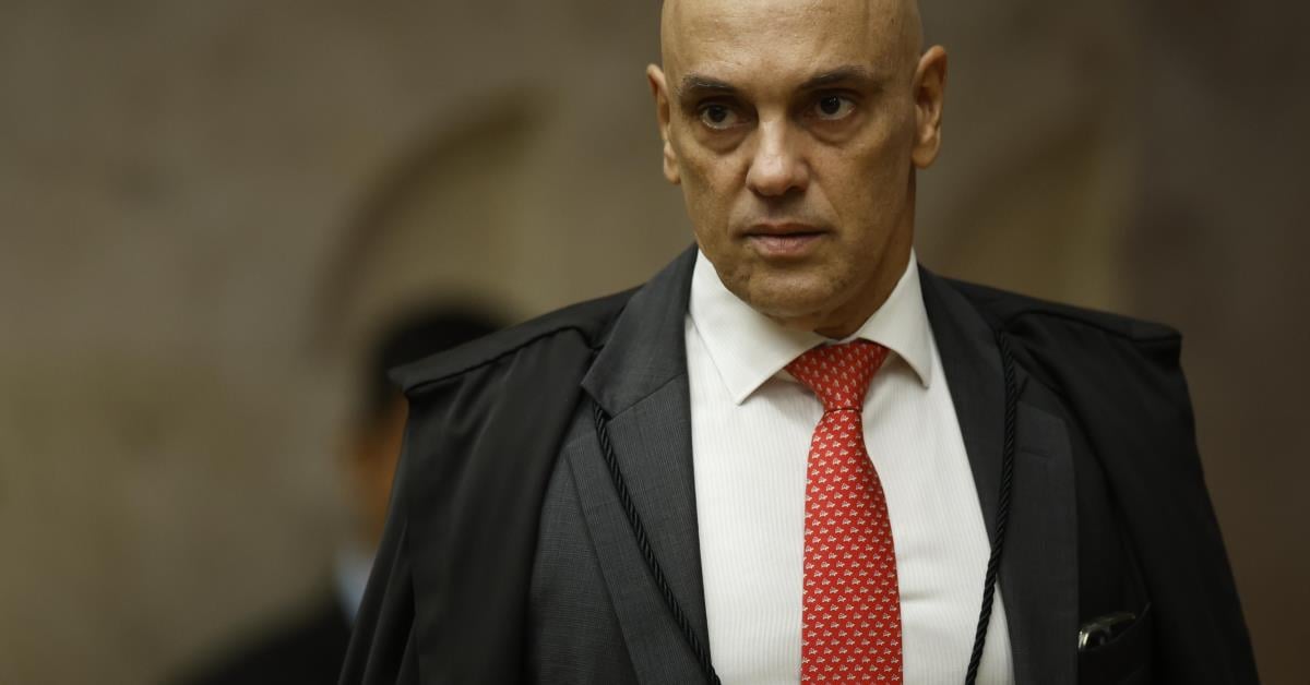 Moraes cobra PGR sobre pedido de prisão de Jair Bolsonaro