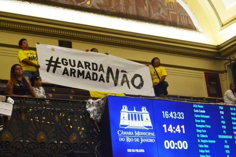 Protesto contra o armamento da Guarda Municipal durante a análise da proposta