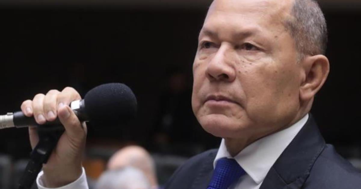 Oposição diz ter alcançado assinaturas necessárias para a CPI do INSS