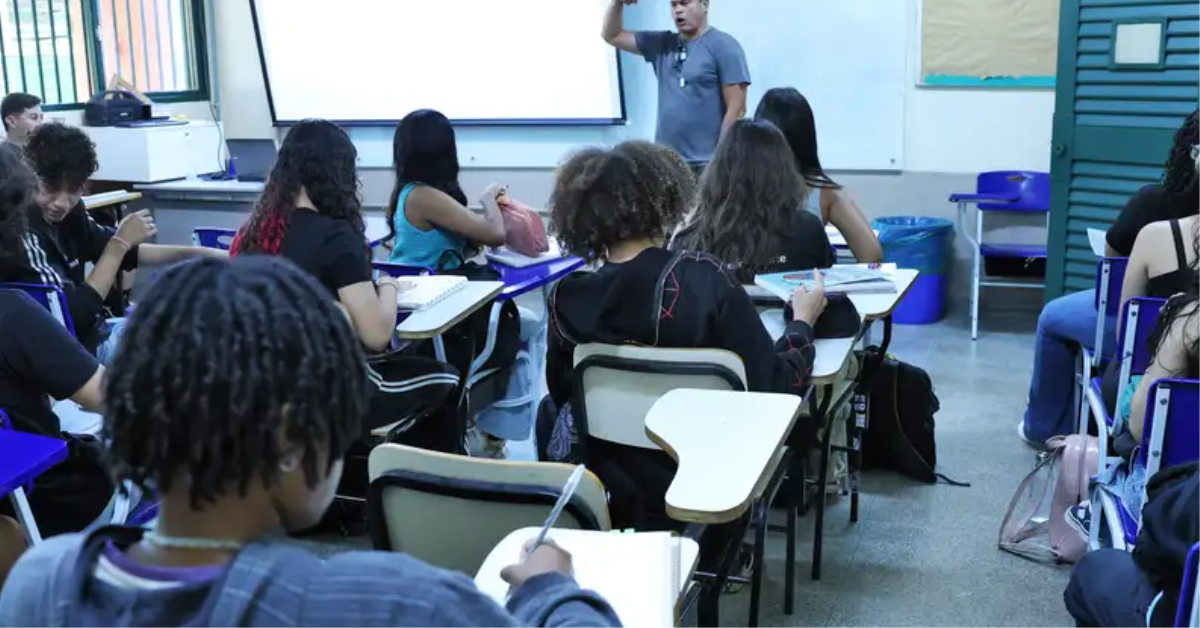 Pagamento da primeira parcela do Pé-de-Meia começa na quarta