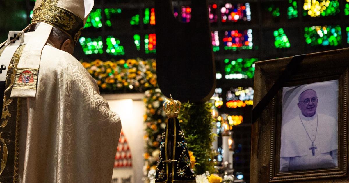 Papa Francisco morreu de AVC e insuficiência cardíaca