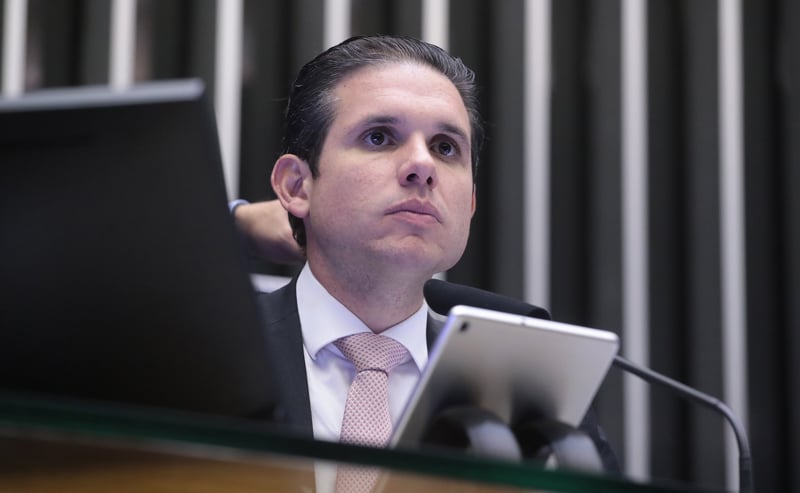 Presidente da Câmara defende cooperação entre os poderes e união federativa no combate ao crime.