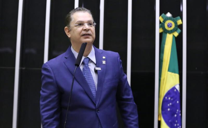 Tempo para Hugo Motta pautar anistia acabou, diz Sóstenes Cavalcante