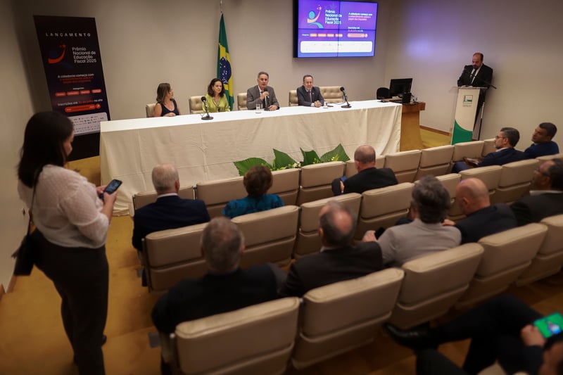 Prêmio Nacional de Educação Fiscal 2025 é lançado em evento na Câmara dos Deputados.