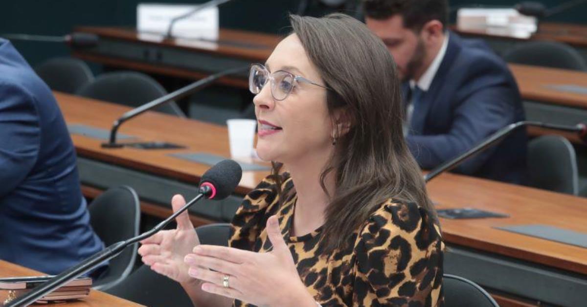 Projeto que proíbe bloqueio do WhatsApp avança na Câmara