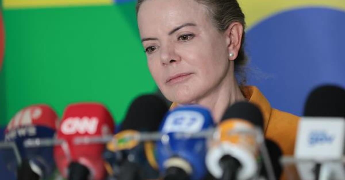 Revisões de pena aos réus cabem exclusivamente ao STF, recua Gleisi