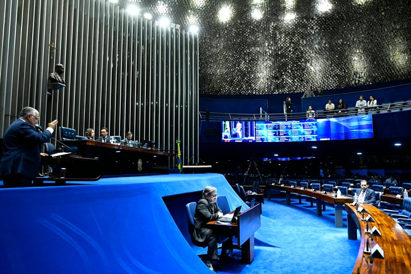 Senado concentra atividades antes do feriado.