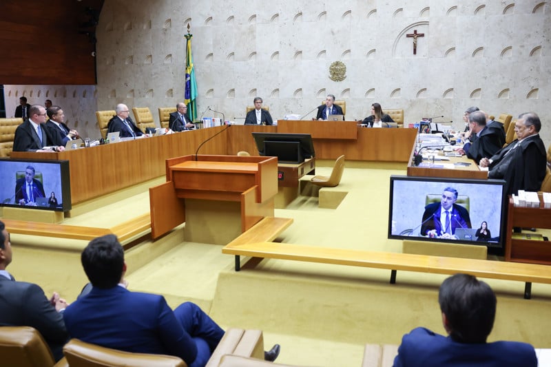 Sessão Plenária do STF.