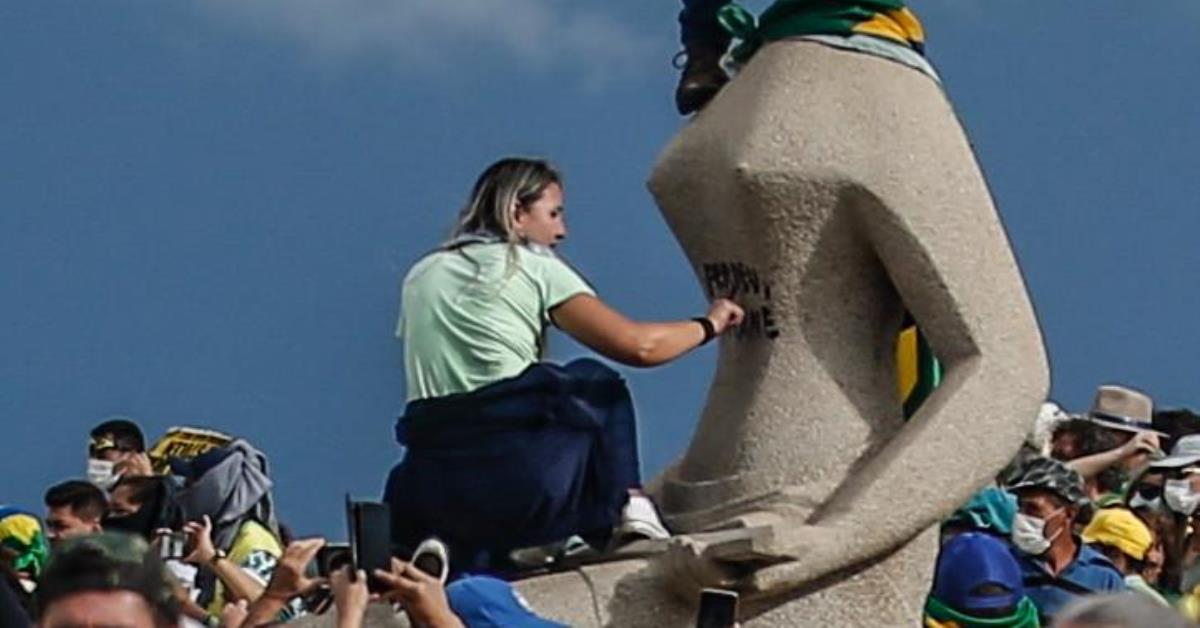 STF define pena de 14 anos para Débora, do “Perdeu, mané”