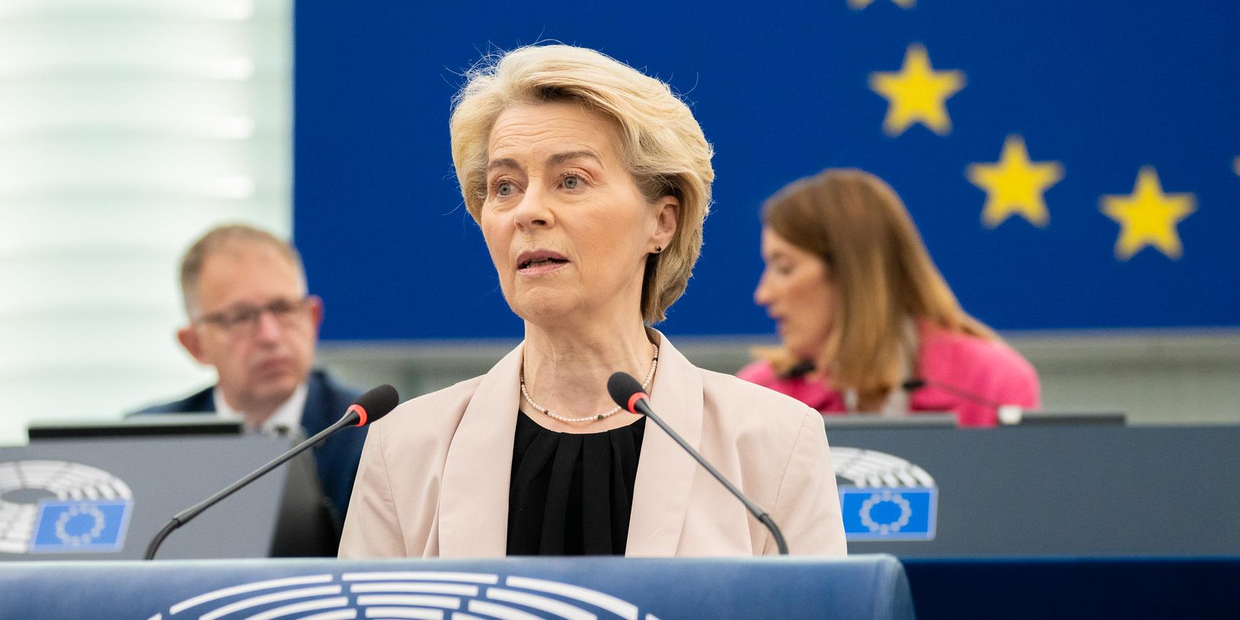 União Europeia suspende retaliação ao pacote tarifário de Trump