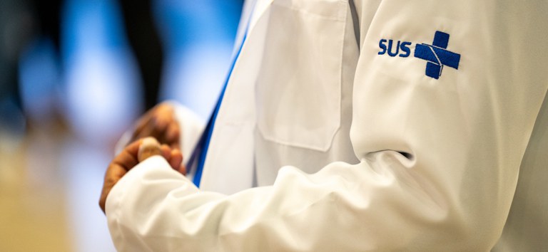 Usuários de plano de saúde têm mais acesso a cirurgias do que pacientes do SUS, aponta Demografia Médica 2025