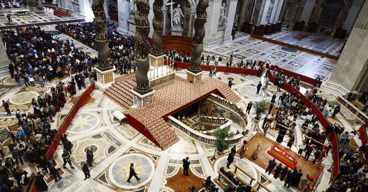 Veja quem vai com Lula ao funeral do papa Francisco