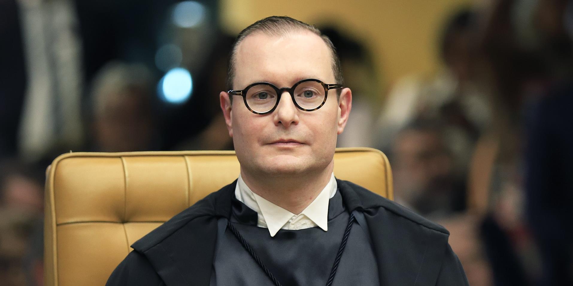 Zanin propõe pena intermediária de 11 anos para Débora Rodrigues