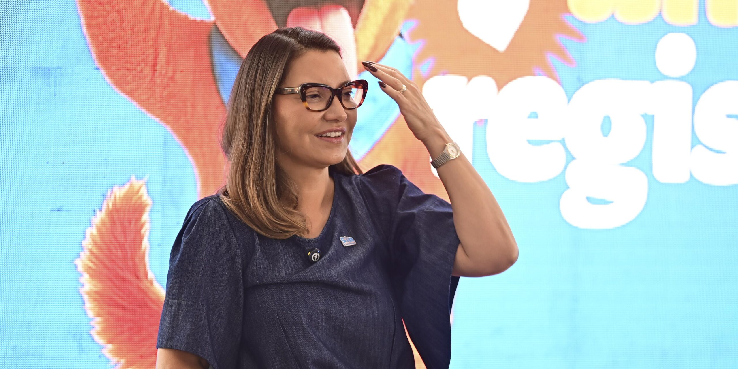 AGU dá 24h para Meta e TikTok removerem fake news sobre Janja