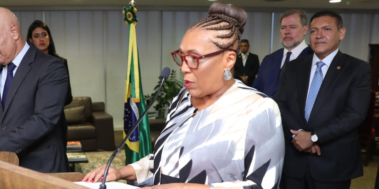 AGU pede que a PF investigue caso de racismo contra ministra do TSE