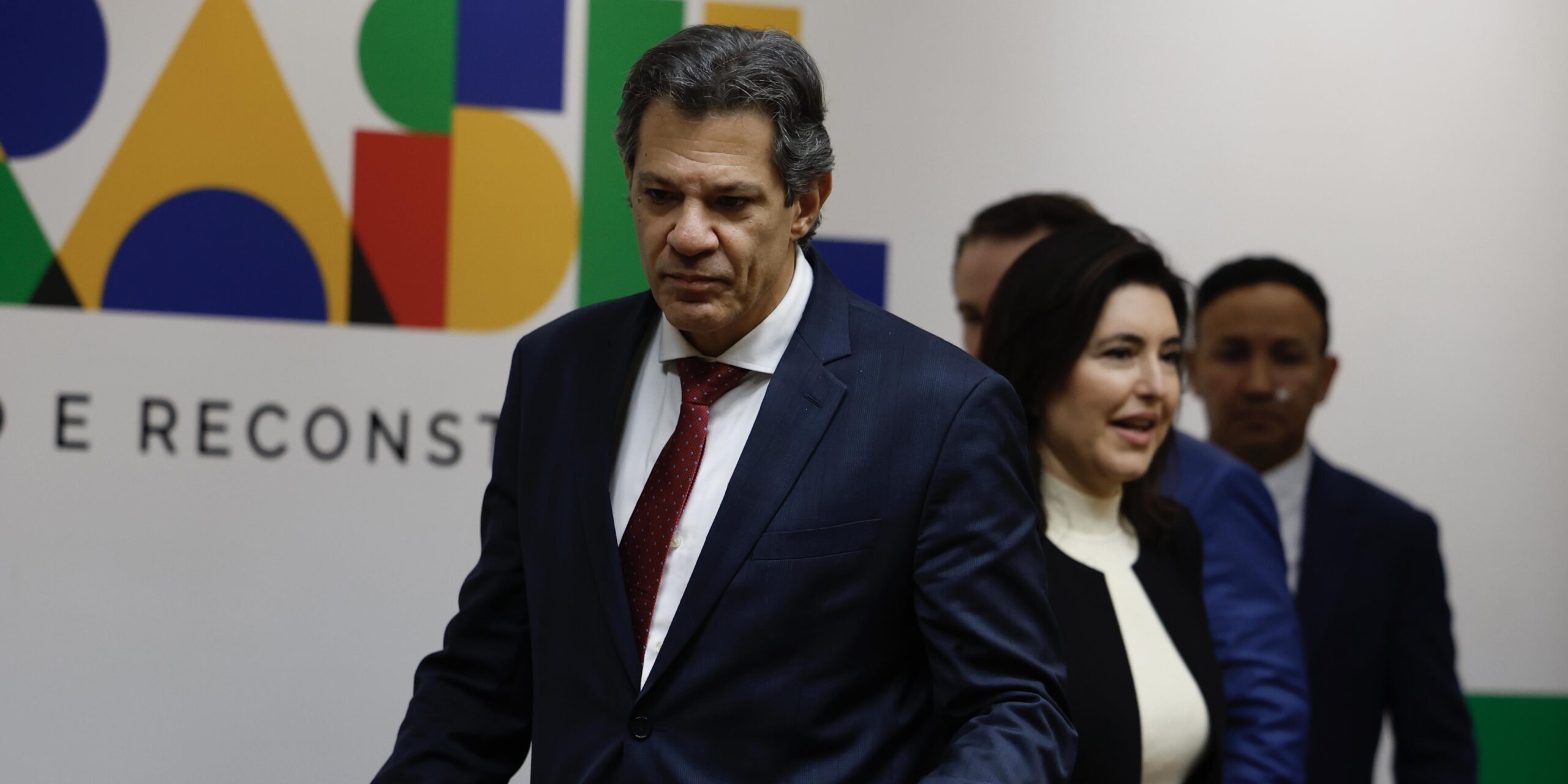 Após reação do mercado, governo revoga IOF sobre fundos no exterior