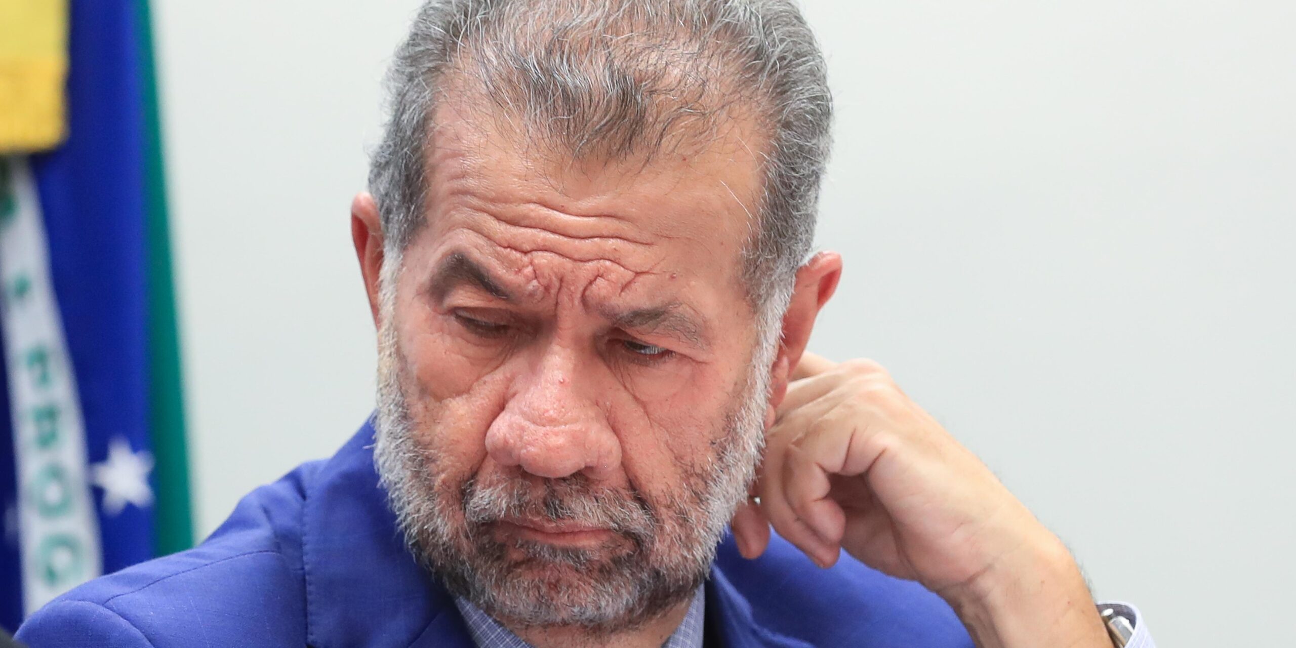 Após reunião com Lula, Carlos Lupi pede demissão de ministério