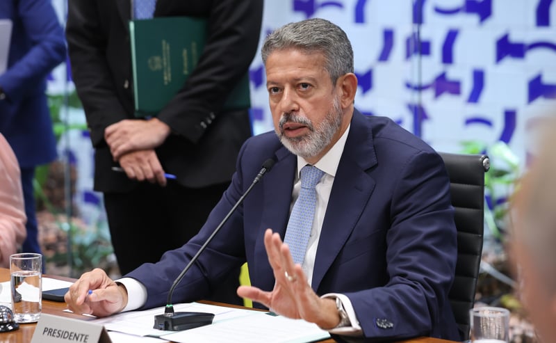 Lira busca solucionar brechas sobre medidas de compensação.