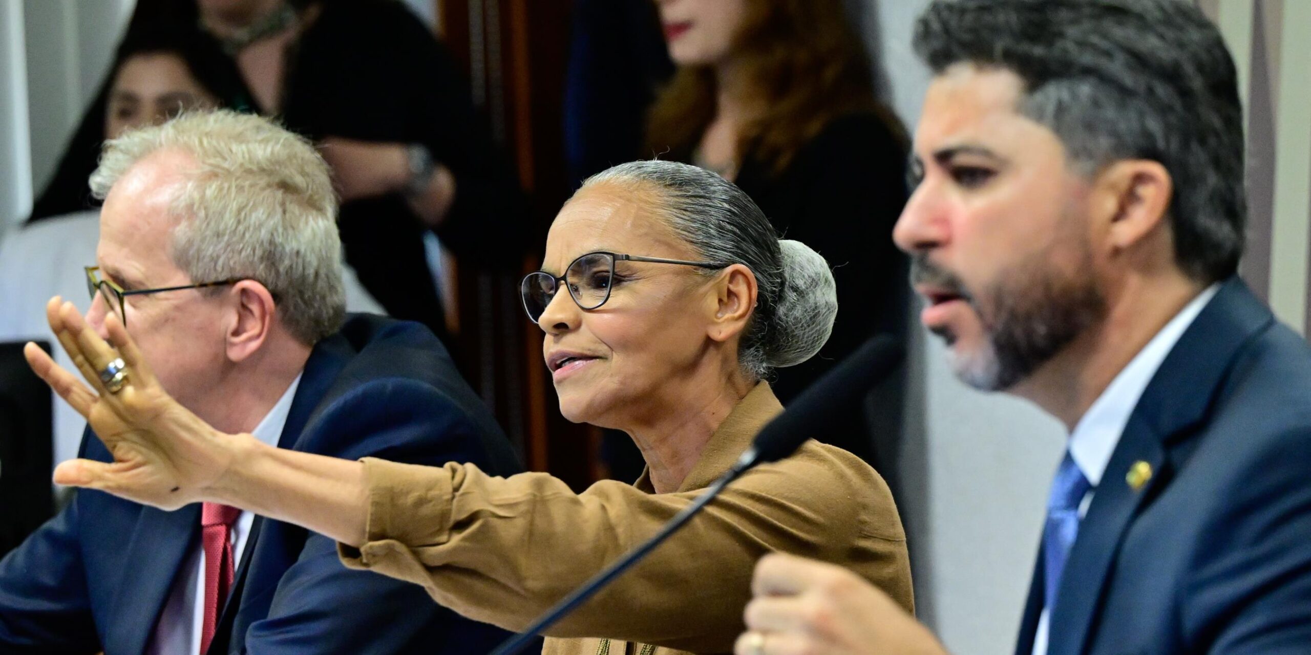 Bancada feminina do Senado manifesta repúdio aos ataques contra Marina