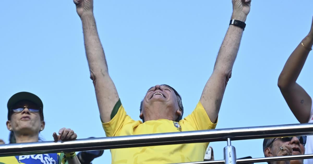 Bolsonaristas querem revogar crimes de golpe e ataque à democracia